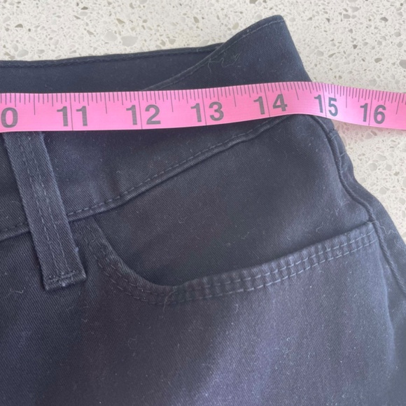 NYDJ Black Cotton Bermuda Shorts | Size: 4 - Picture 7 of 15